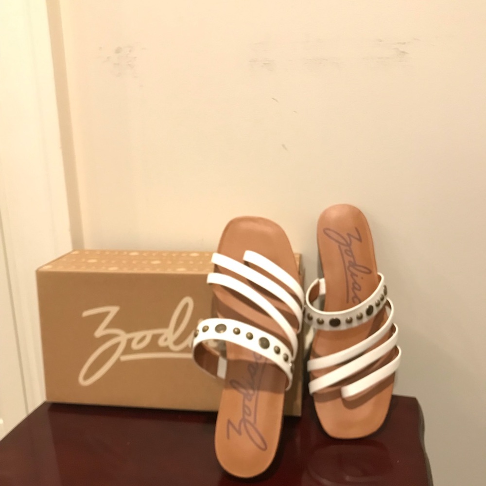 Zodiac white Sandals